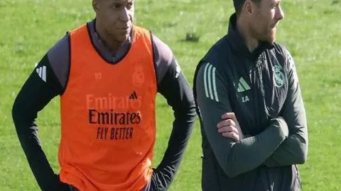 石宇奇马来西亚公开赛晋级八强